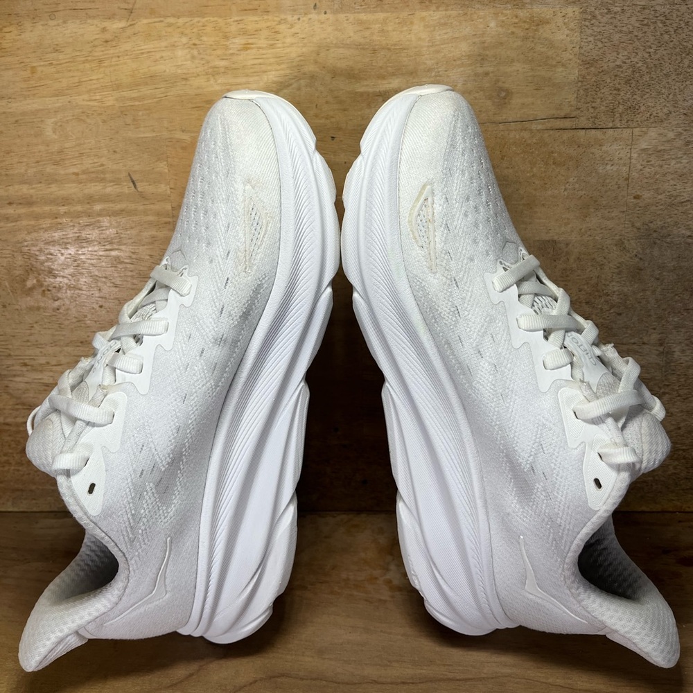 Hoka One One Clifton 9 REFLECTIVE Womens Size 7.5 Running Shoes Sneakers White - Picture 6 of 12